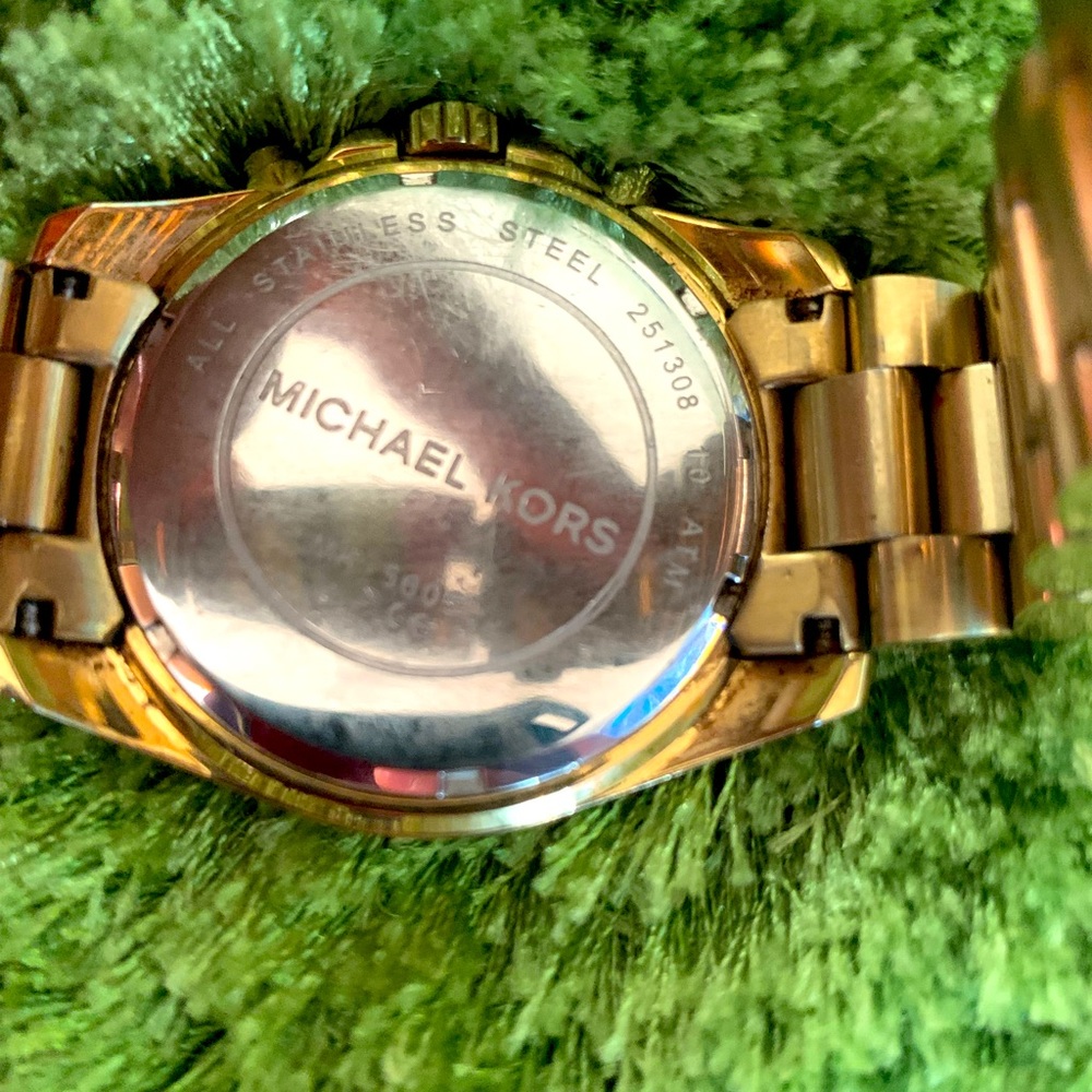 Mk Watch - image 1